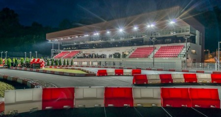 Závody motokár a závodních šlapadel v Greyhound Park Motol